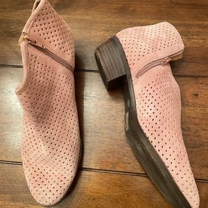 Lucky Brand blush suede size 10 booties